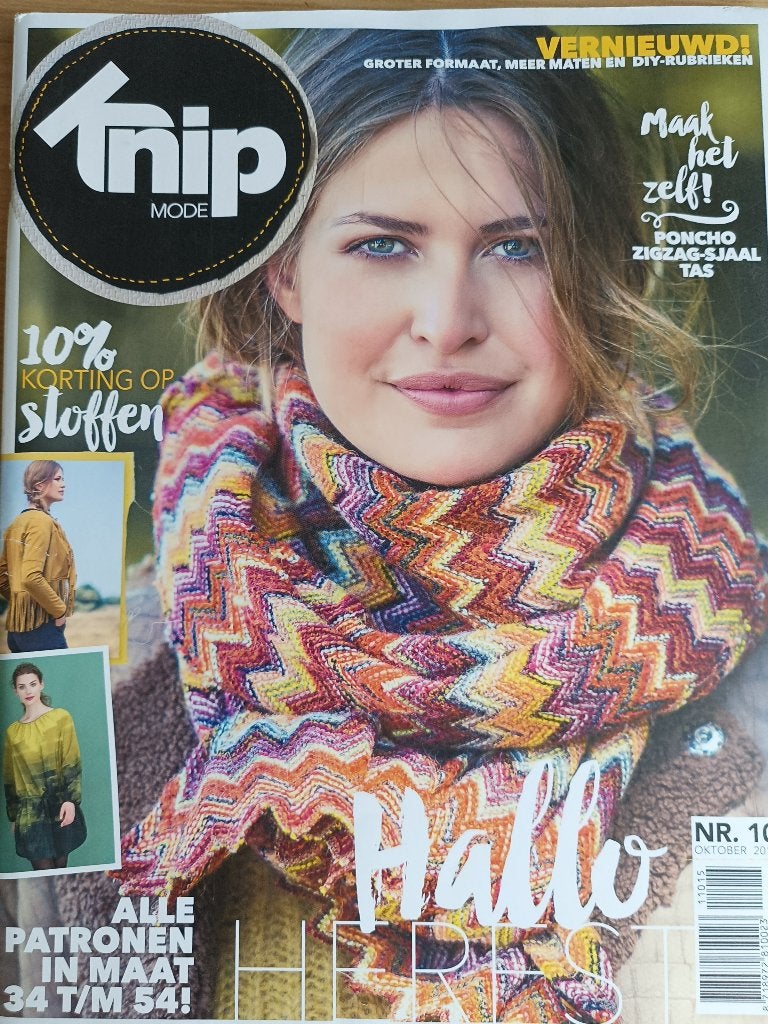 Knipmode oktober 2015 - Patronen voor dameskleding, Hobby en Vrije tijd, Overige typen, Vrouw, Ophalen of Verzenden, Zo goed als nieuw
