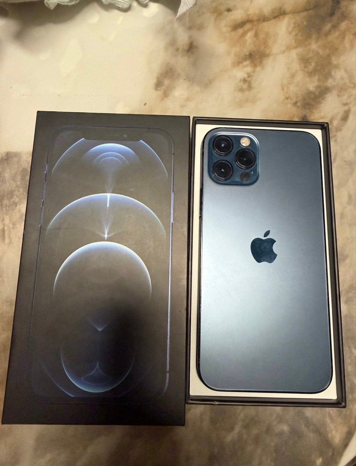 Iphone 12 Pro. 256 GB. Kleur : Pacific Blue. Nieuwe staat, 256 GB, 89 %, Blauw, Zo goed als nieuw