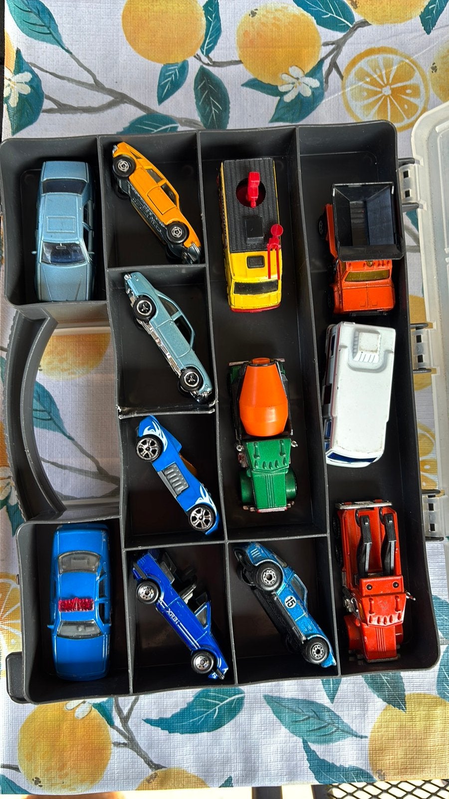 Kavel Matchbox en Mattel autootjes, Kinderen en Baby's, Ophalen of Verzenden, Gebruikt