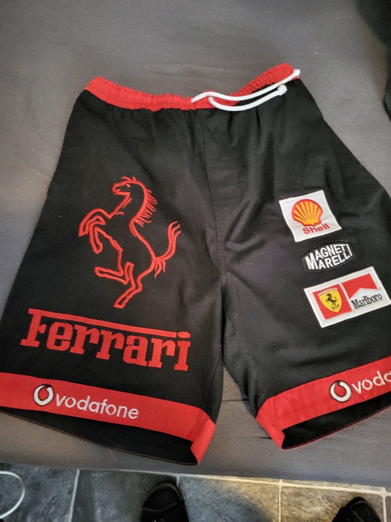 Ferrari shirt en korte broek, Ferrari, Maat 56/58 (XL), Ophalen of Verzenden, Zo goed als nieuw