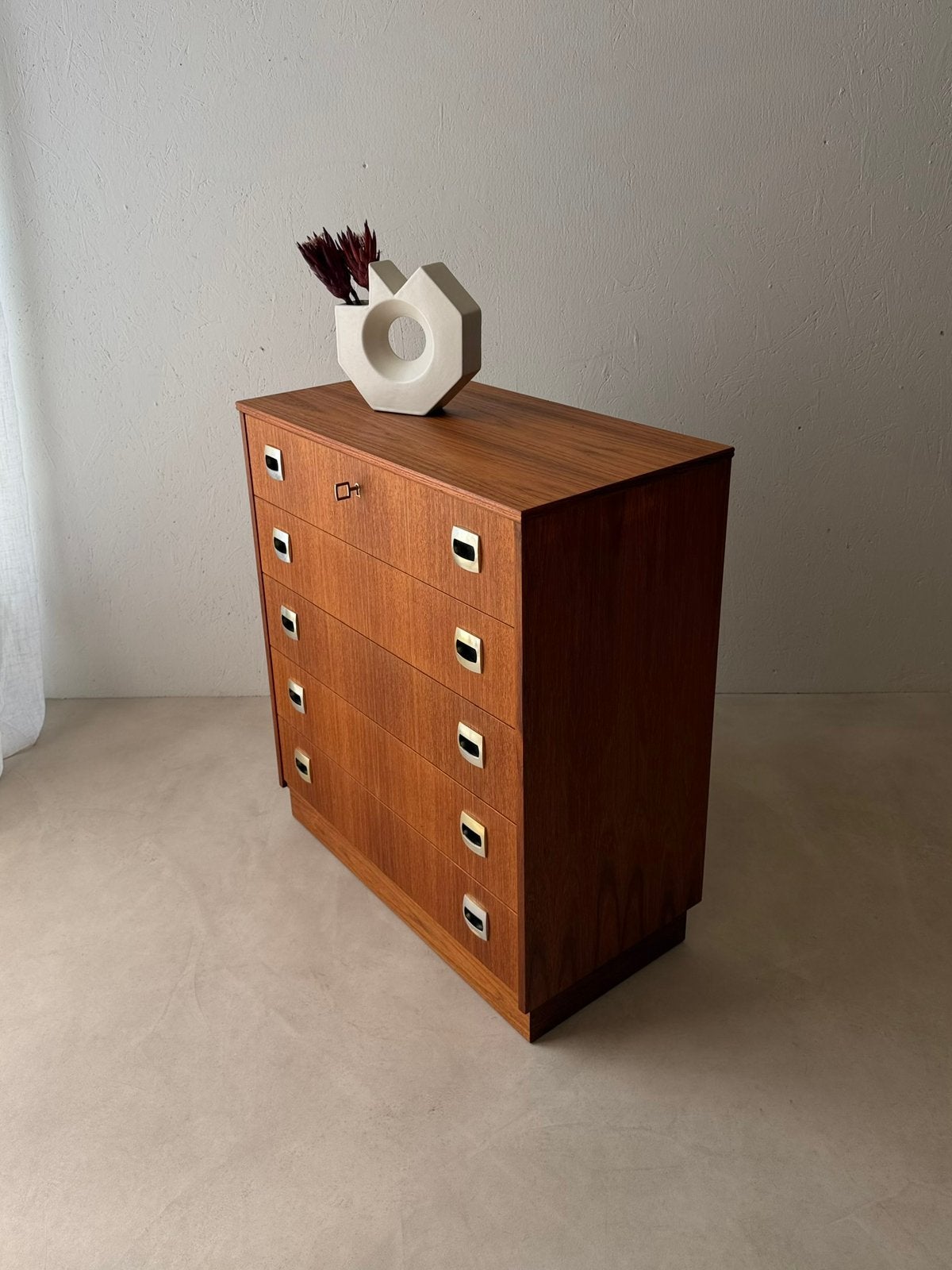 Zweedse mid century ladenkast teak jaren 60 | Bij de Tijd, Ophalen of Verzenden, Gebruikt, Space age
