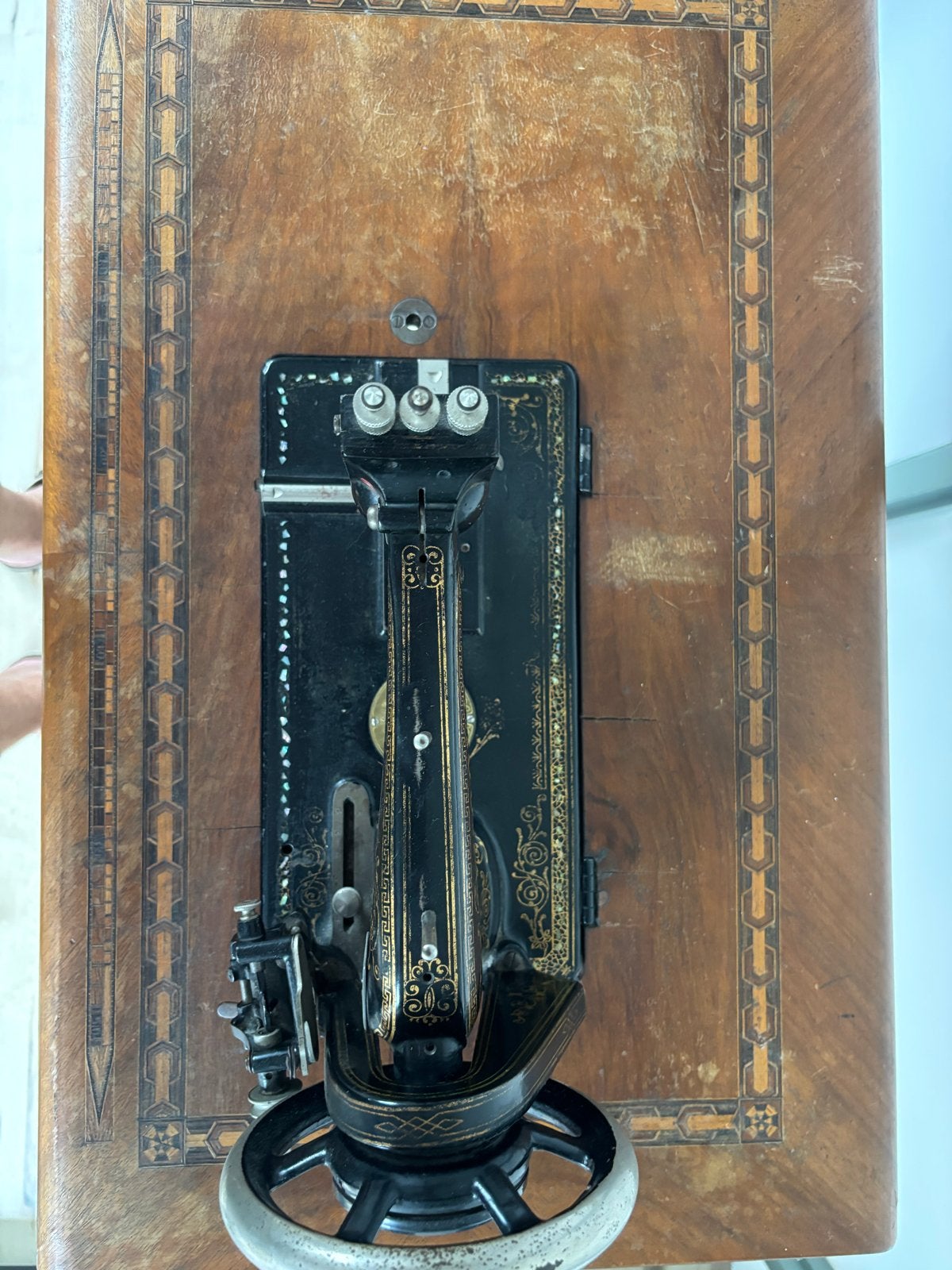 Antieke Kocks naaimachine met houten tafel en deksel, Ophalen