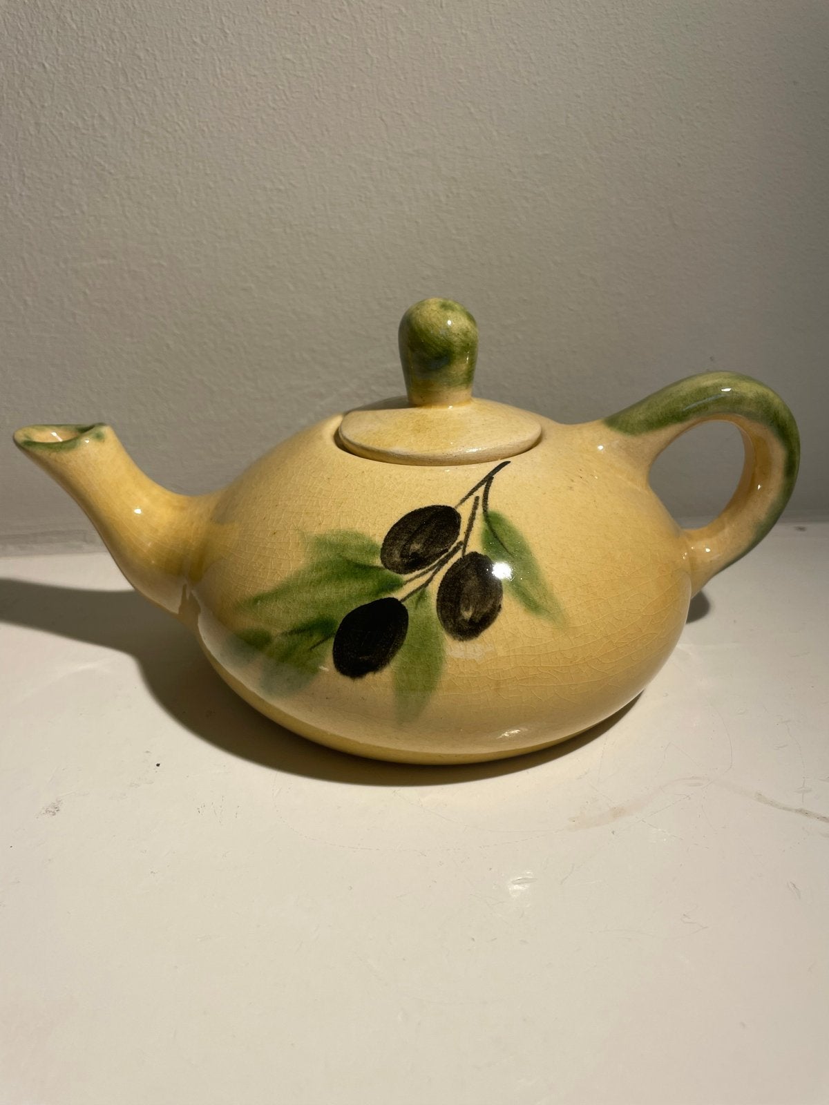 Theepot met olijfdecoratie - Geel/Groen, Theepot/fluitketel, Gebruikt, Geel, Ophalen of Verzenden