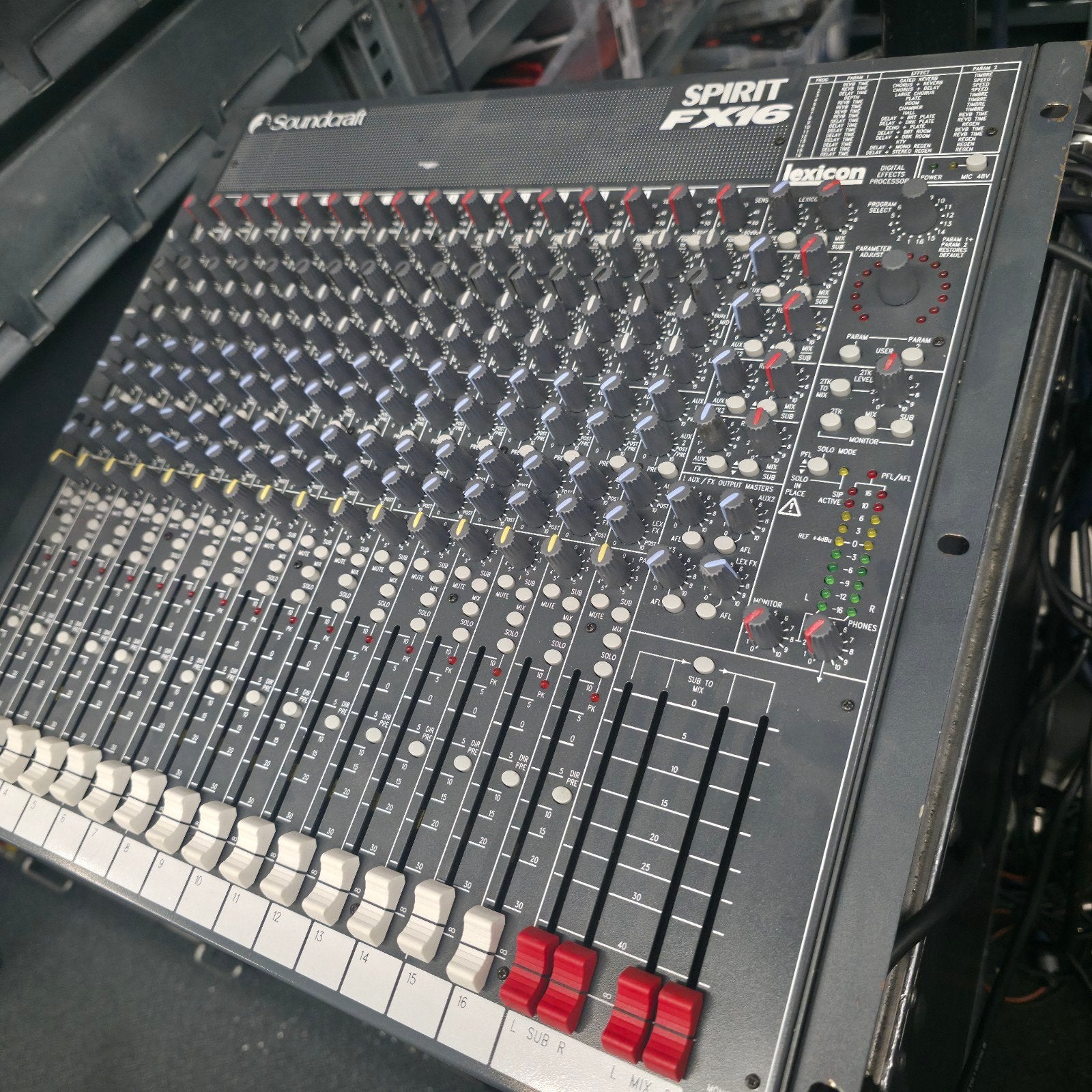 SOUNDCRAFT  spirit FX16  mixer met interne effectenprocessor, Muziek en Instrumenten, Mengpanelen, Gebruikt, 10 tot 20 kanalen