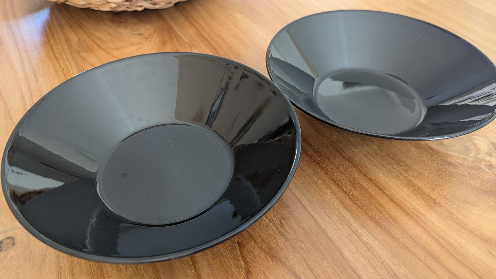 Set van 2 diepe borden Iittala Teema vitroporselein, Overige merken, Ophalen of Verzenden, Zo goed als nieuw, Bord(en)