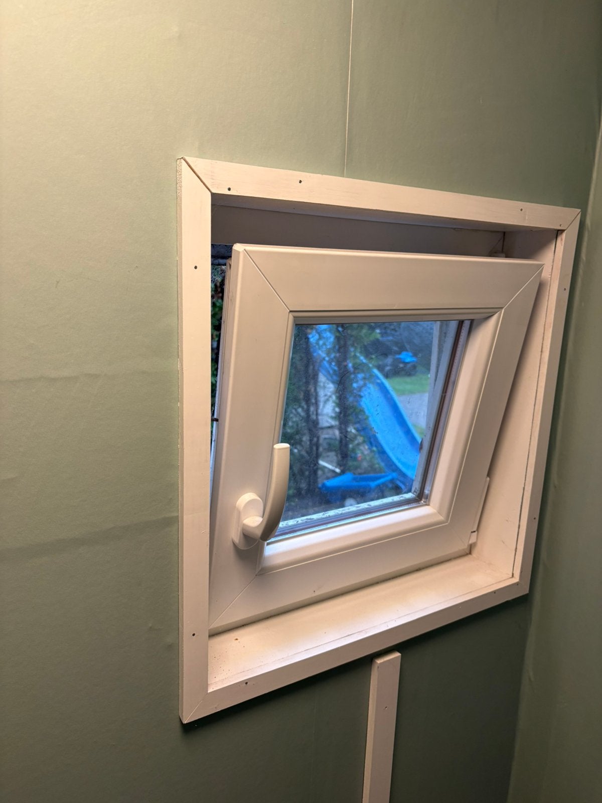 Toiletraam kunststof, Gevelraam of Ruit, Minder dan 80 cm, Minder dan 80 cm, Ophalen of Verzenden