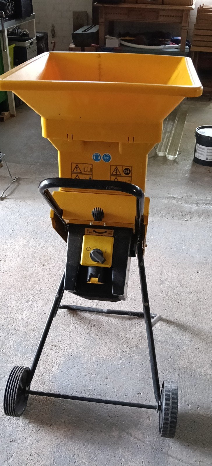 Alko H 2200 RS hakselaar, Ophalen, Gebruikt, Elektrisch, Black & Decker, Alko