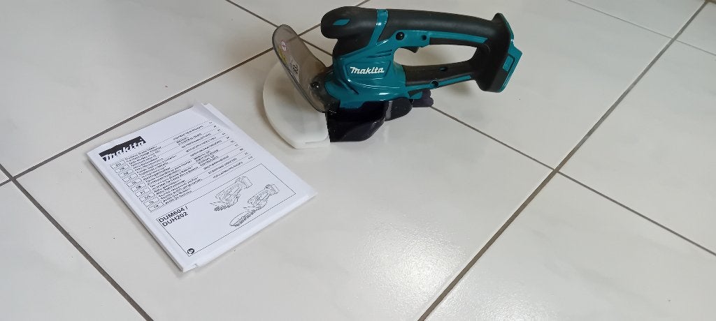 Accu grasschaar DUM604ZX  18V Makita, Ophalen of Verzenden, Zo goed als nieuw, Accu, Makita