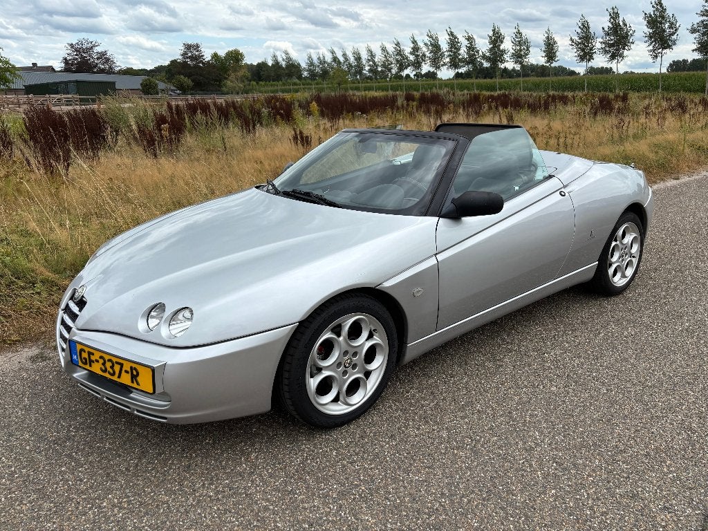 Alfa Romeo Spider 916 zilver 2003, 1380 kg, Cabriolet, Spider, Leder