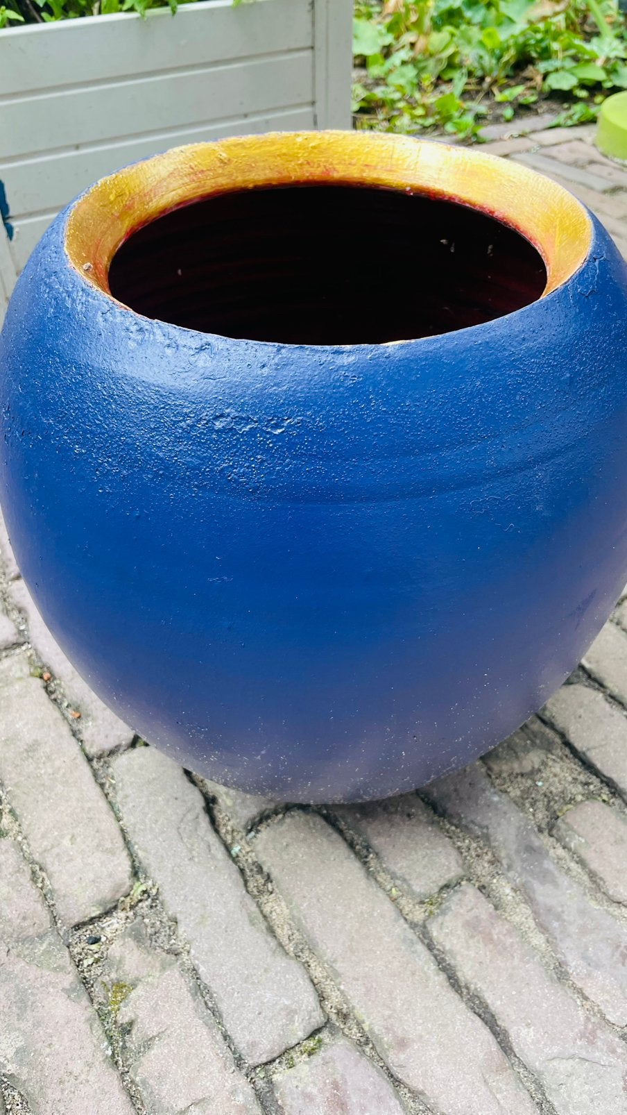 Te koop: grote bloempot, blauw/ paars, h., Kunststof, 40 cm of meer, Rond, Ophalen of Verzenden