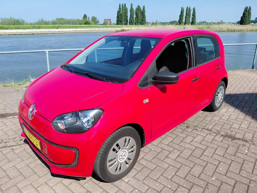 Volkswagen up! 1.0 44KW 2013 Rood, Auto's, Volkswagen, Voorwielaandrijving, 840 kg, 4 stoelen, Origineel Nederlands