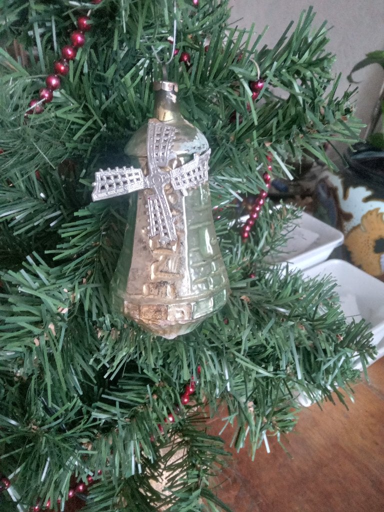 oude glazen kerstbal nr 31 grote molen met wieken, Diversen, Kerst, Ophalen of Verzenden, Gebruikt