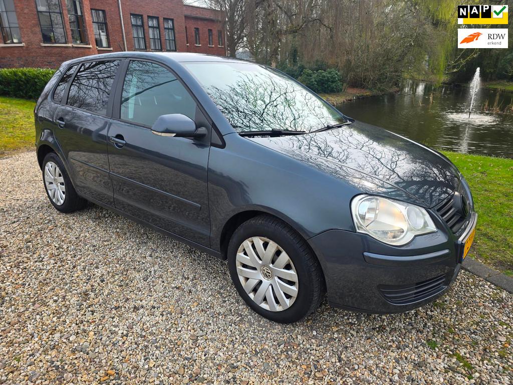 Volkswagen Polo 1.4-16V Optive AIRCO *apk:03-2027*, Voorwielaandrijving, Gebruikt, 4 cilinders, Blauw
