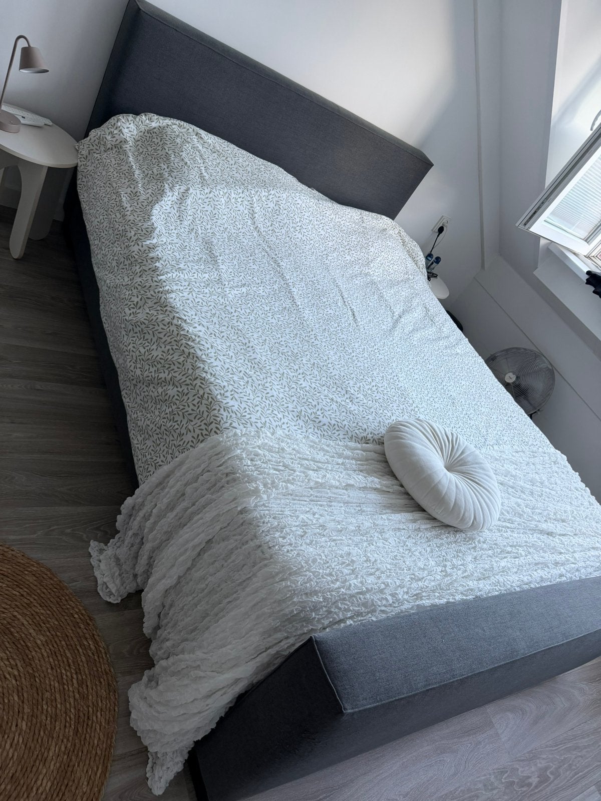 Boxspring grijs (stof), Huis en Inrichting, Slaapkamer | Boxsprings, Gebruikt, 210 cm, Tweepersoons, Ophalen of Verzenden