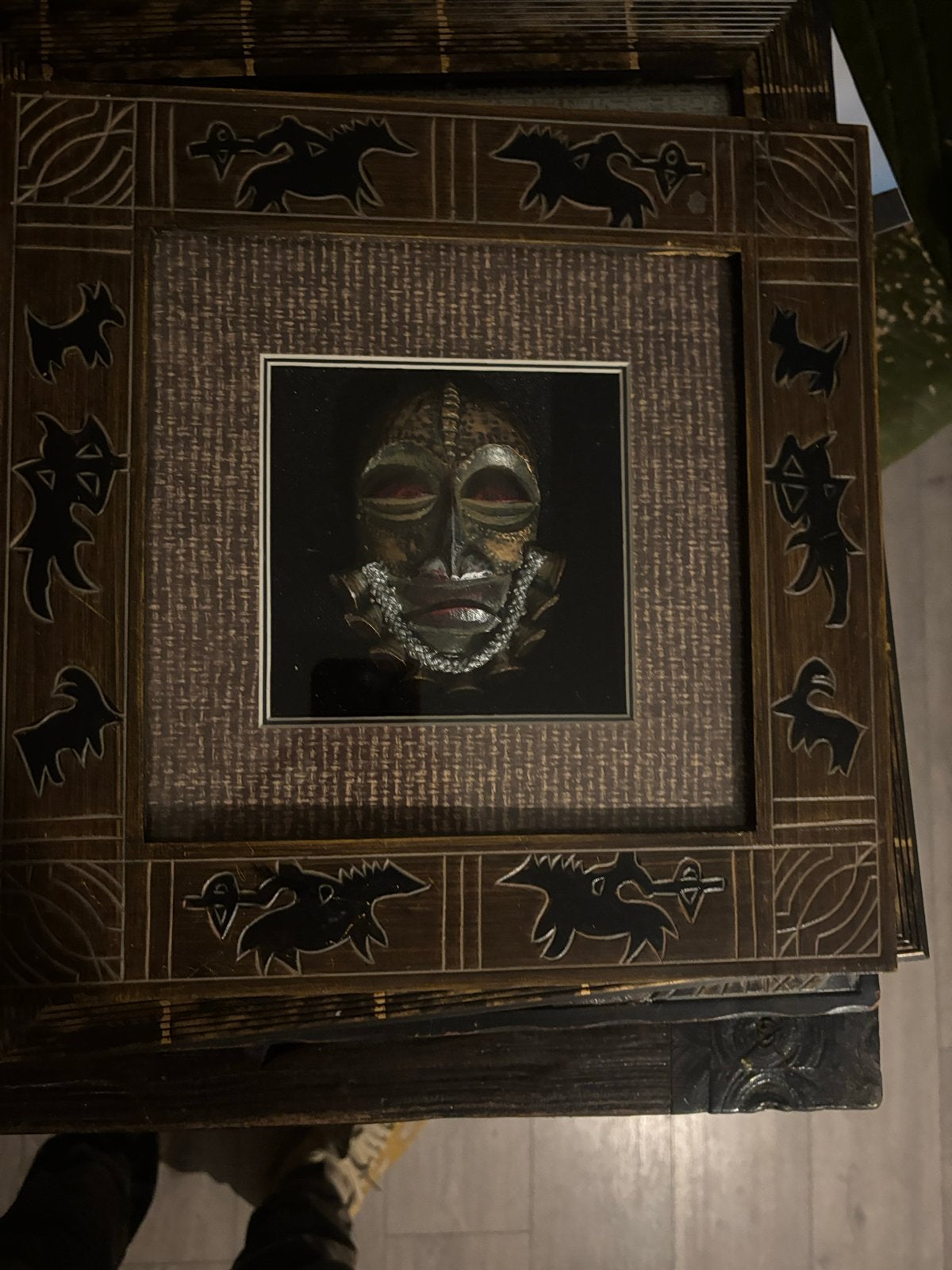 Ingelijst Afrikaans masker - Wanddecoratie, Antiek en Kunst, Afrika, Masker, Handgemaakt, Meerkleurig