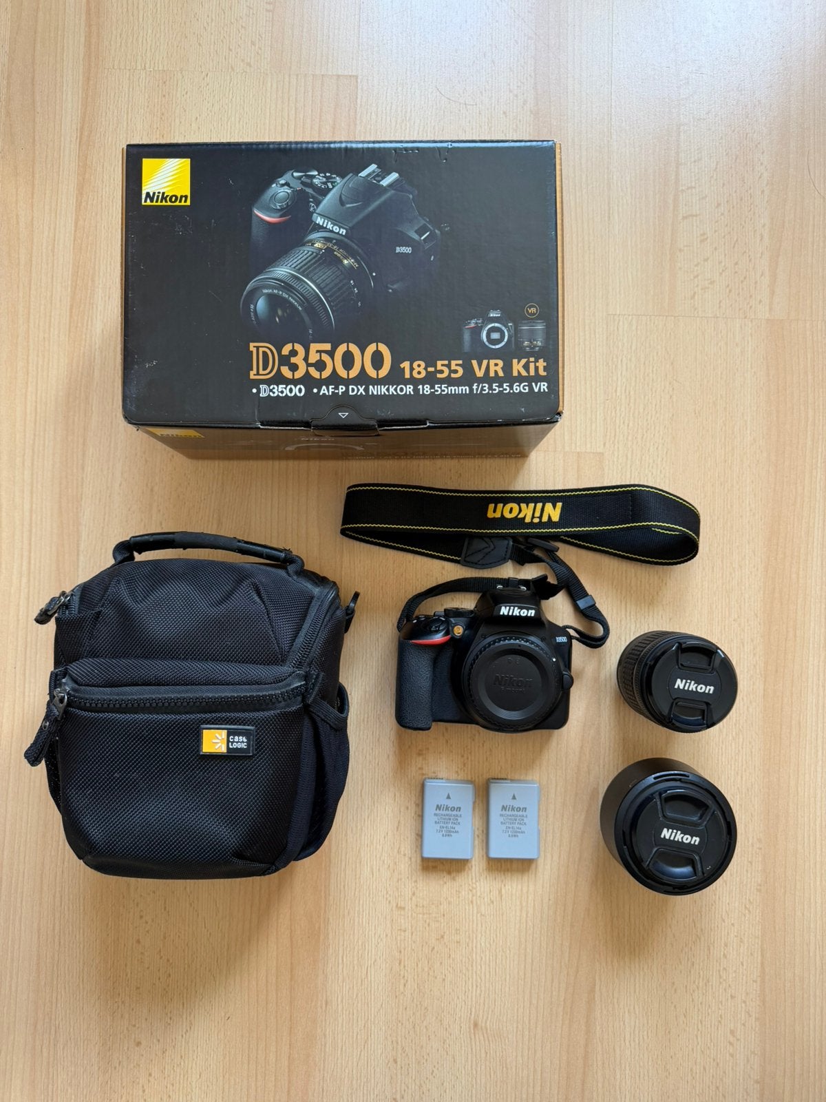 Nikon D3500 complete beginnersset – 2 lenzen, 2 accu’s + tas, Audio, Tv en Foto, Spiegelreflex, Ophalen of Verzenden, Zo goed als nieuw