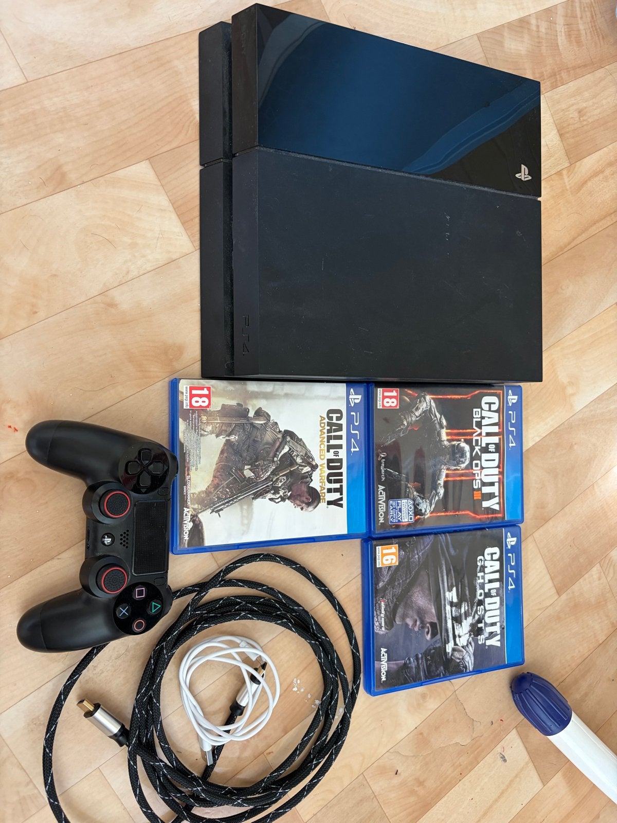 PS4 met controller, strike pack en 3 Call of Duty games, Ophalen, Gebruikt, 1 speler, Eén computer