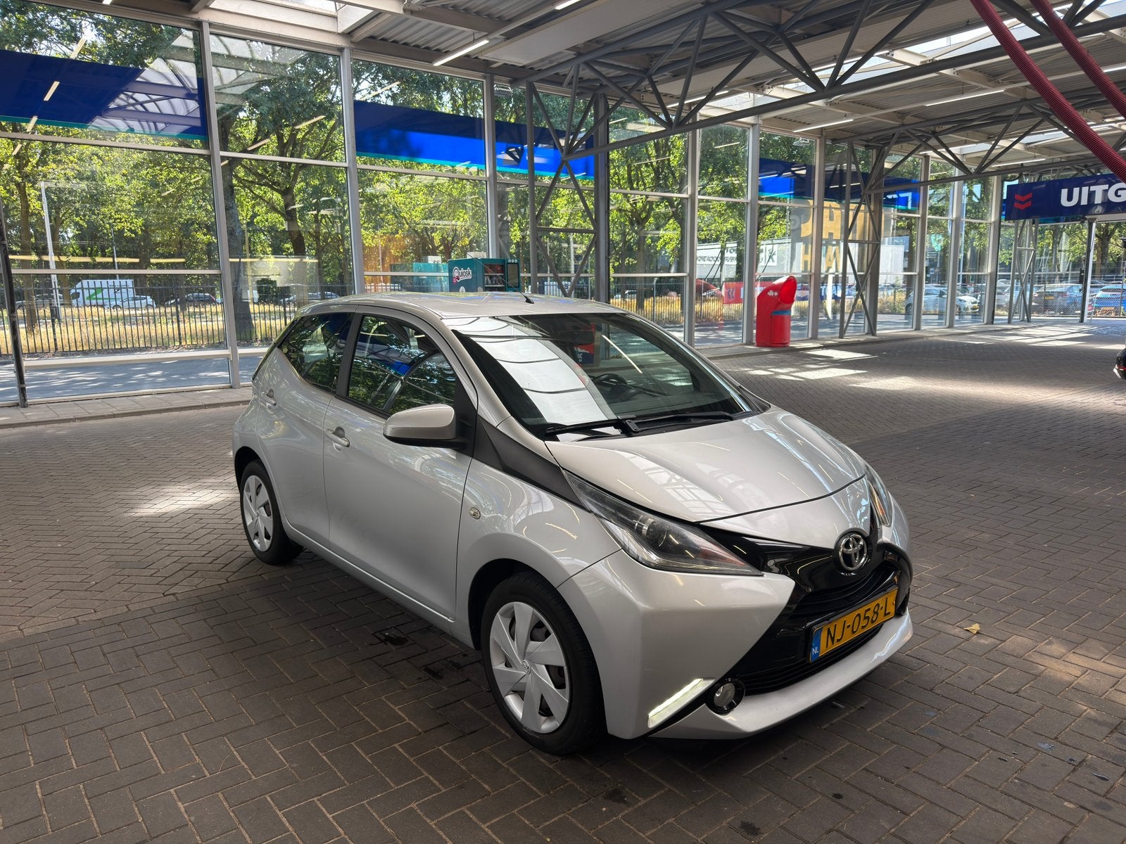 Toyota Aygo 2017|Achteruitrijcamera|Toerenteller |116.xxx KM, Voorwielaandrijving, 4 stoelen, Origineel Nederlands, 26 km/l