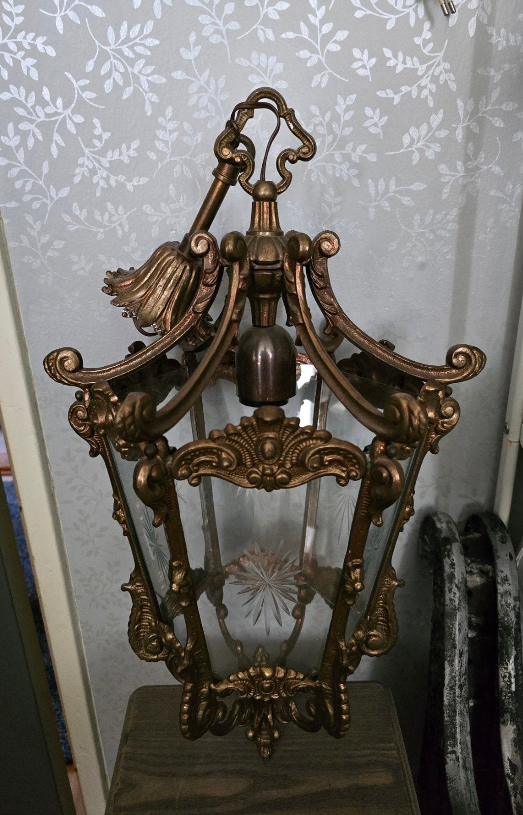 Antiek bewerkte messing hanglamp lantaarn, Ophalen