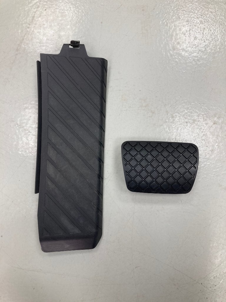AUDI A4 B8 4K voetsteun 8K1864777 + rempedaal 4H1723173 !, Verzenden, Gebruikt, Audi