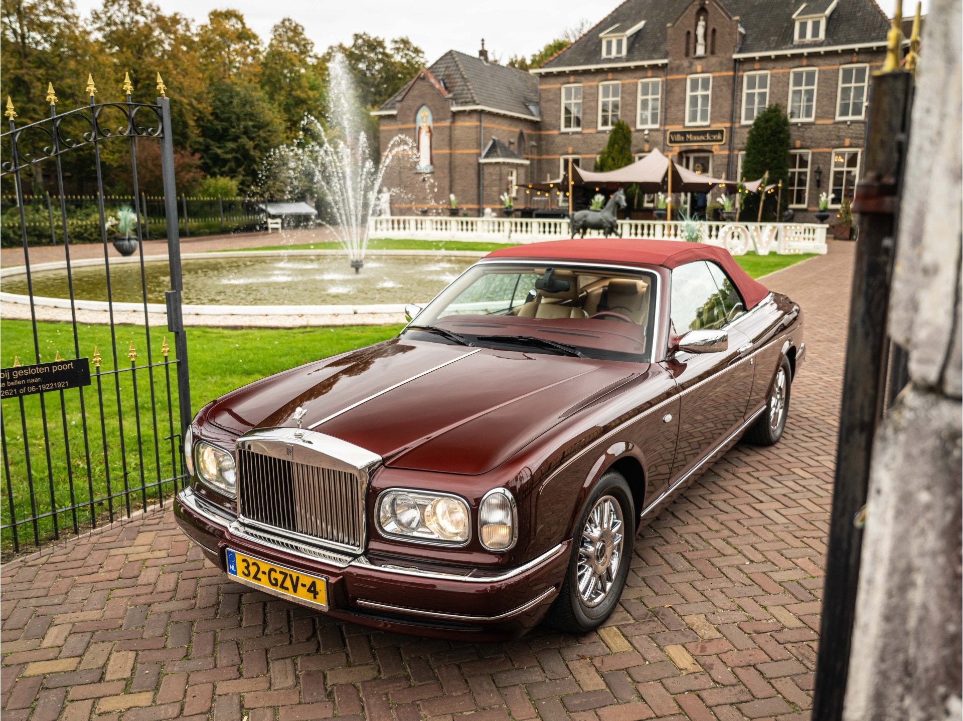 Rolls-Royce Corniche V Convertible (bj 2000), Beige, Overige carrosserieën, 330 pk, Leder
