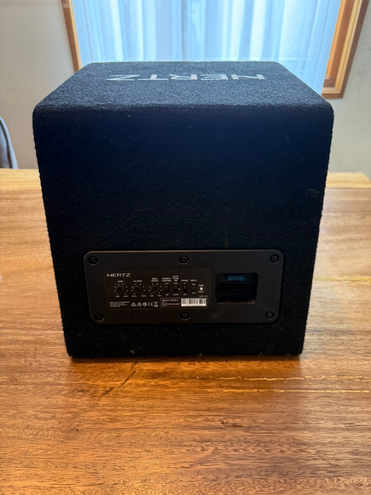 Hertz DBA201, Gebruikt, Subwoofer, Ophalen of Verzenden, 150 watt of meer