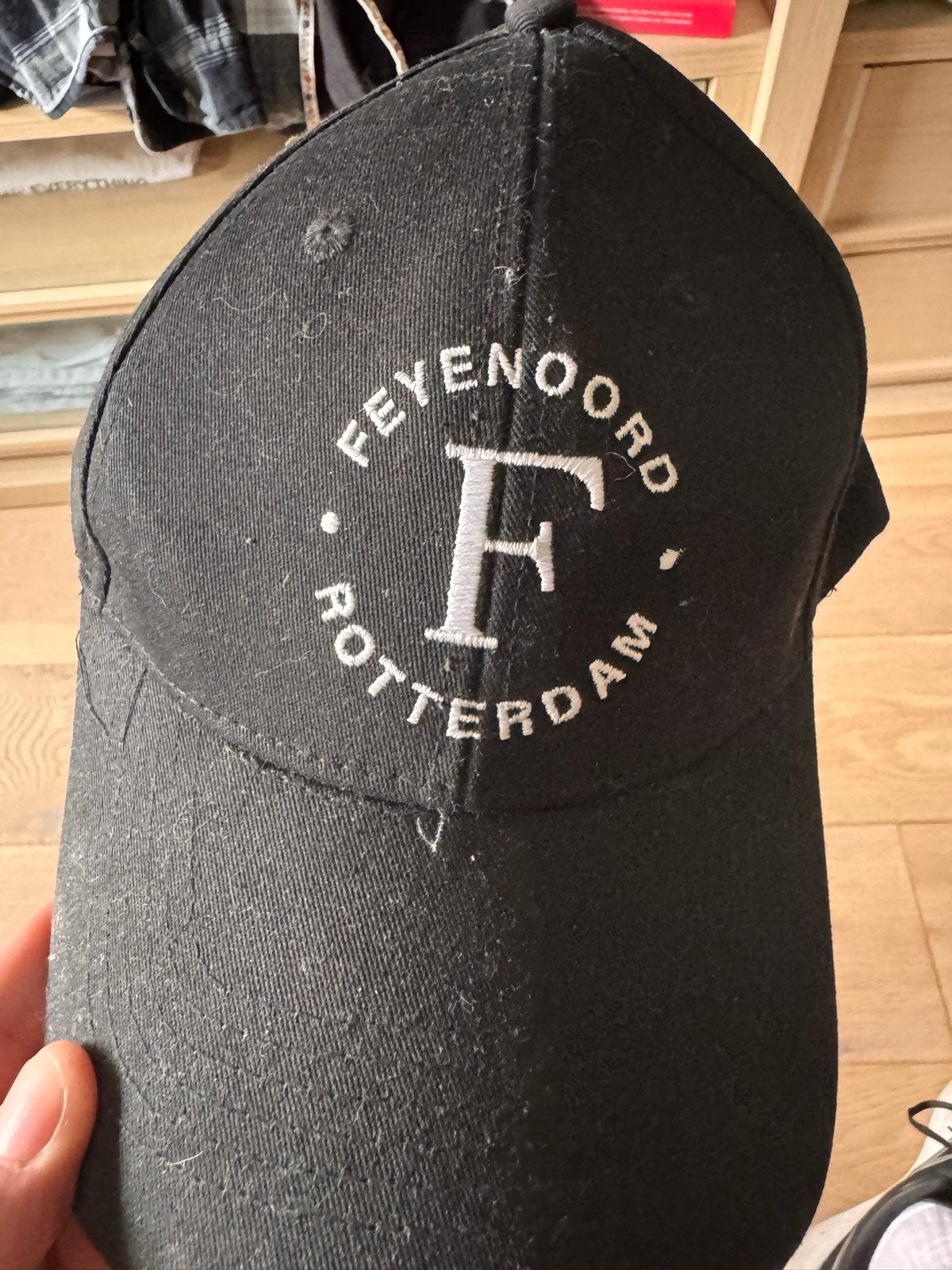 Feyenoord Rotterdam Pet - Zwart met Geborduurd Logo, Ophalen of Verzenden, Gedragen, One size fits all, Pet