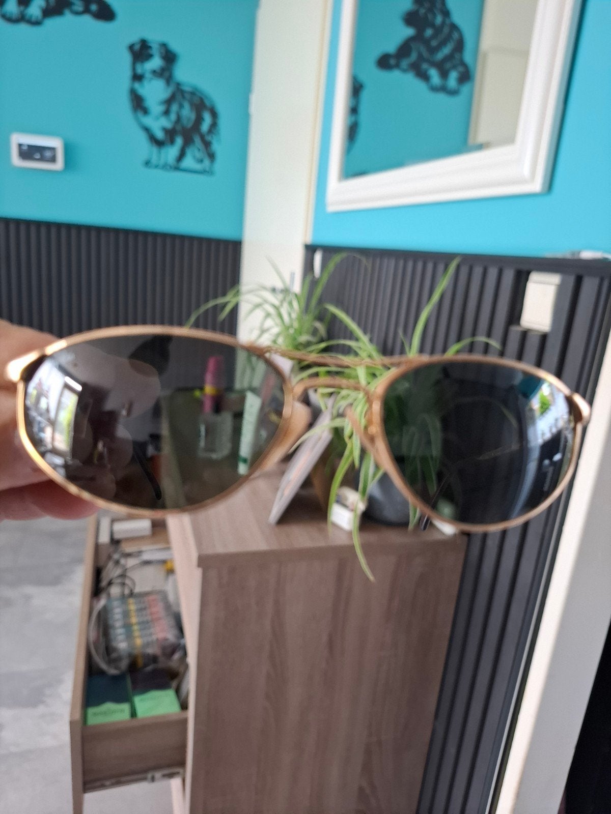 Ray-Ban zonnebril goudkleurig met groene glazen, Zonnebril, Overige kleuren, Ophalen of Verzenden, Zo goed als nieuw