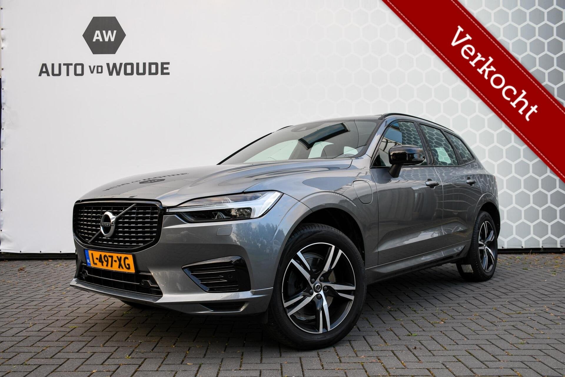 Volvo XC60 2.0 Recharge T6 AWD R-Design PANO LEER TREKHAAK L, Auto's, Automaat, Adaptive Cruise Control, Gebruikt, 1969 cc