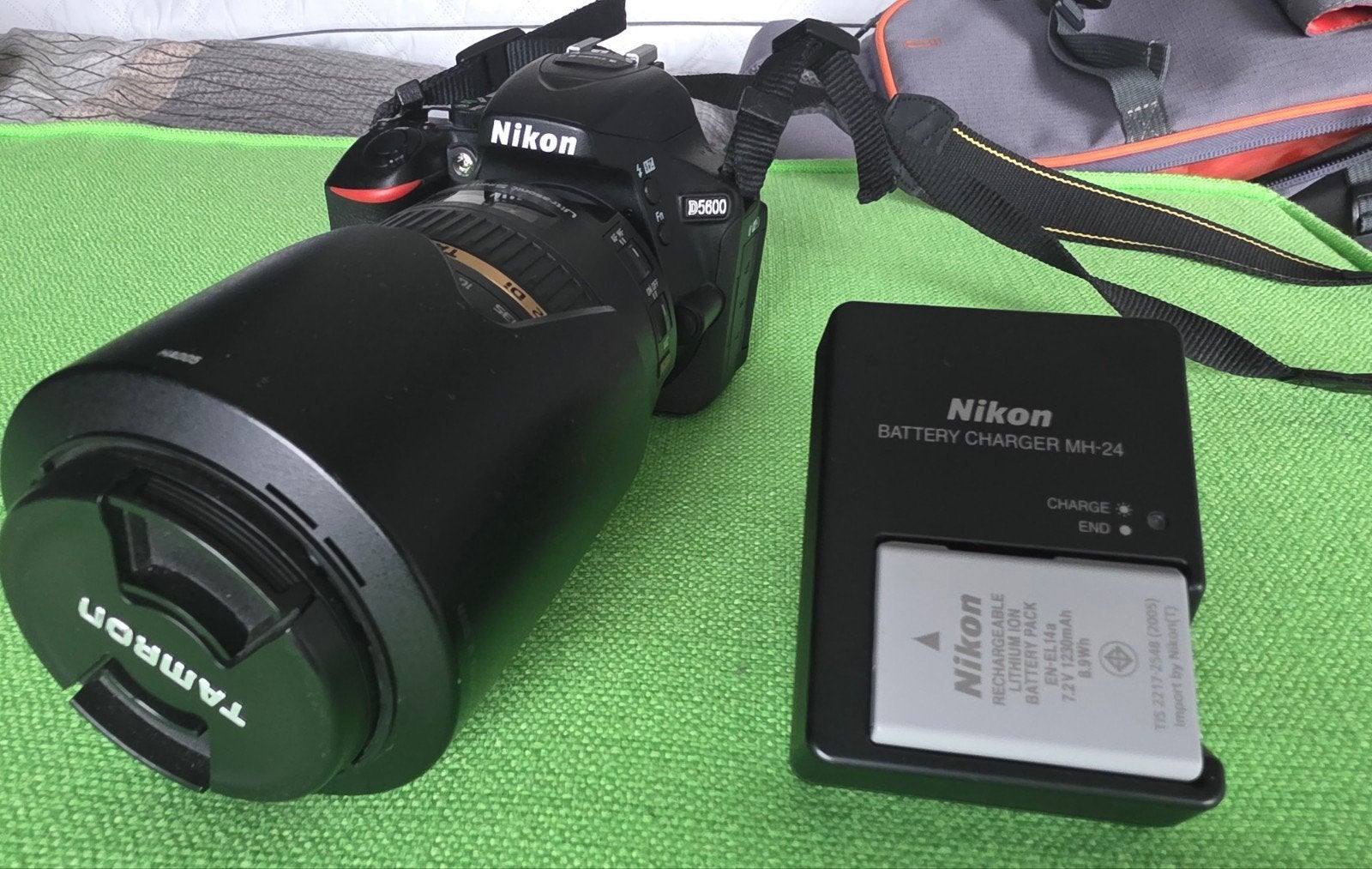 Nikon D5600 Spiegelreflexcamera met Tamron 70-300mm lens, Audio, Tv en Foto, Fotocamera's Digitaal, Spiegelreflex, Zo goed als nieuw