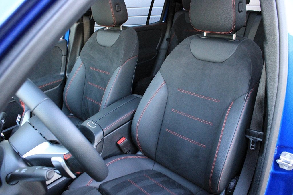 Mercedes-Benz GLB-Klasse 180 AMG 7 Persoons Facelift | Pano, Gebruikt, 4 cilinders, 7 stoelen, 14 km/l