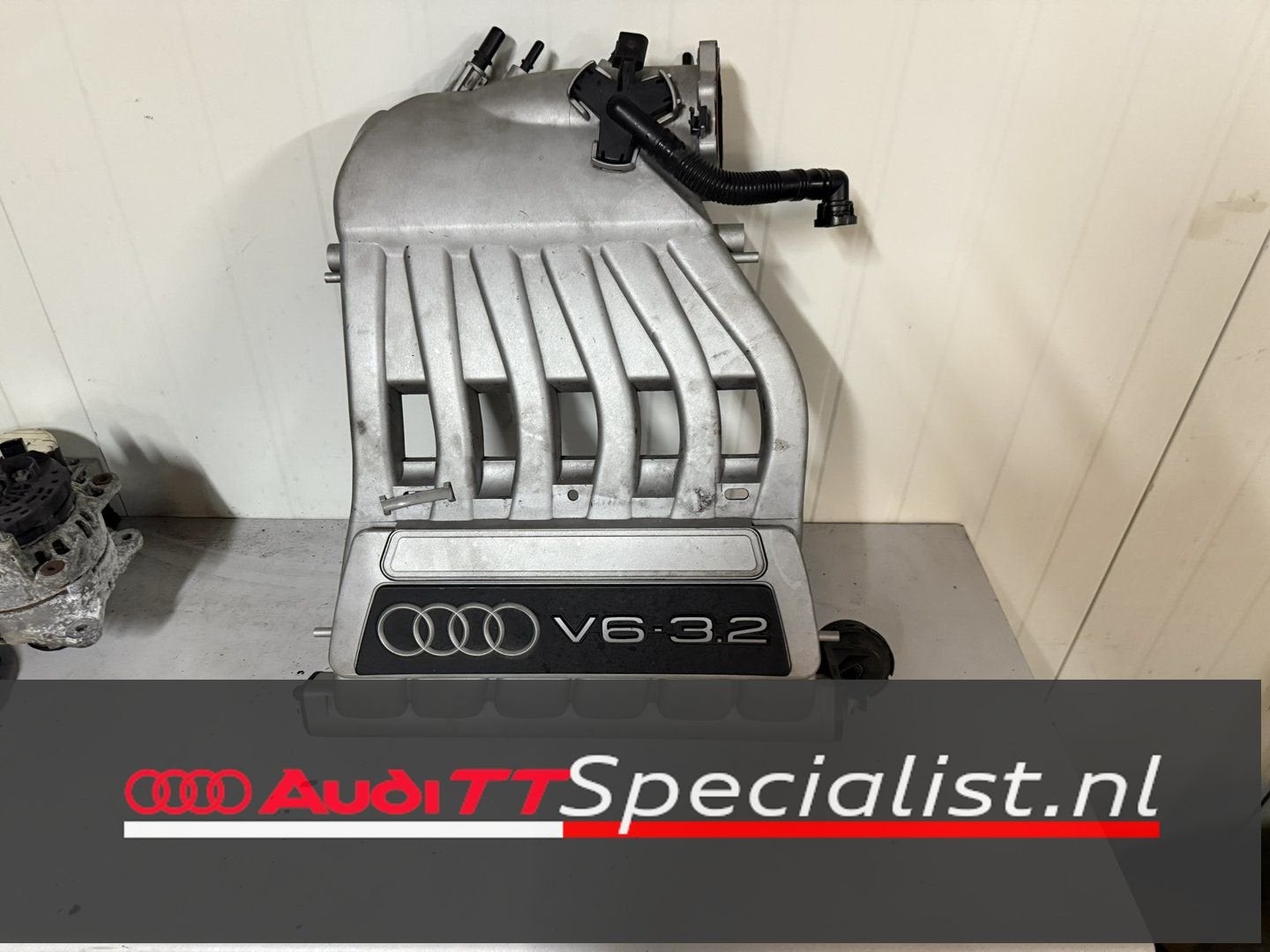 Inlaatspruitstuk Audi TT 3.2 V6  MK1 MK2 8N 8J, Auto-onderdelen, Gebruikt, -, -, Ophalen of Verzenden