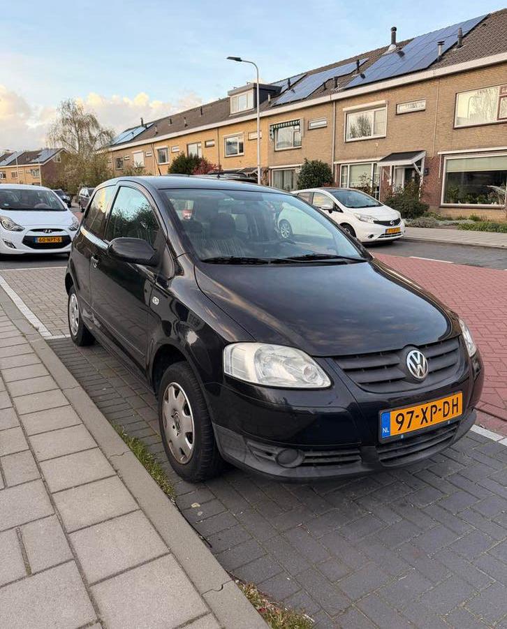 Volkswagen Fox 1.2 40KW 2007 Zwart, Auto's, Voorwielaandrijving, 4 stoelen, 1198 cc, Origineel Nederlands