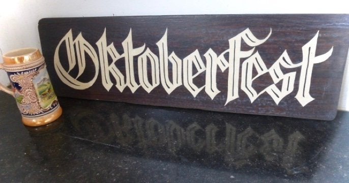 Handgeschilderd houten bord / Biergarten / Oktoberfest bier, Hout, Vintage, Decoratieobject, Zo goed als nieuw