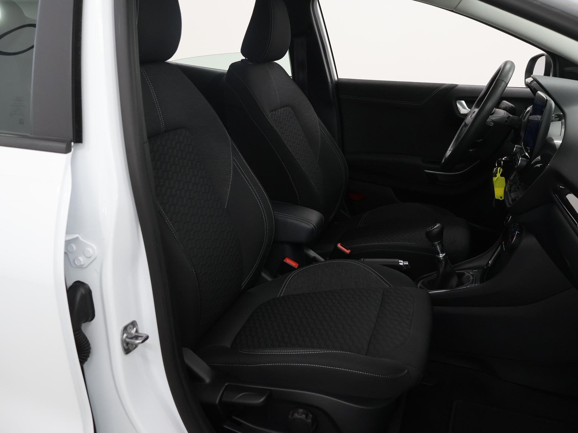 Foto 10 van Ford Puma 1.0 EcoBoost Hybrid Titanium | Winterpakket | Crui