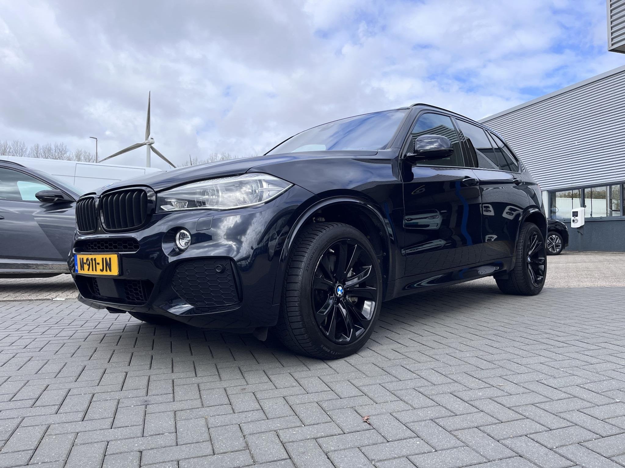 BMW X5 xDrive50i High Executive 7p. 450pk | M Pakket | Elek., Auto's, Automaat, Gebruikt, Zwart, Bedrijf