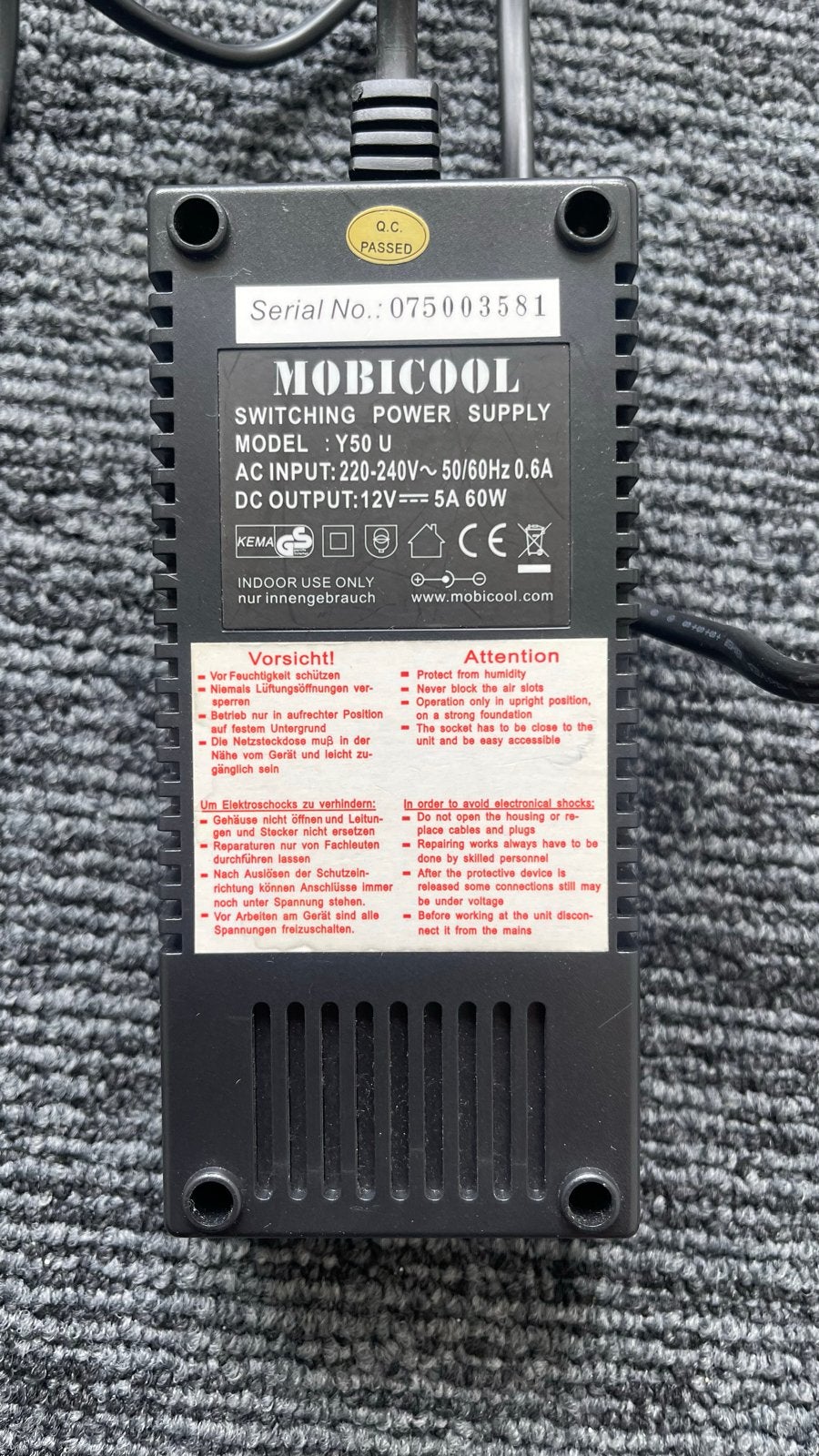 Mobicool Y50 U Schakelende Voeding 12V 5A 60W, Ophalen, Zo goed als nieuw