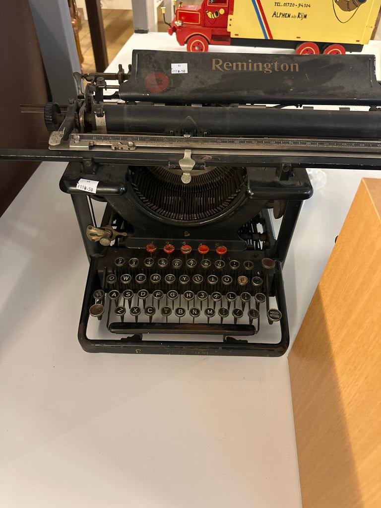 Rmmington typmachine, Ophalen, Zo goed als nieuw, Kringloop de markt Zeist, 3701 JG