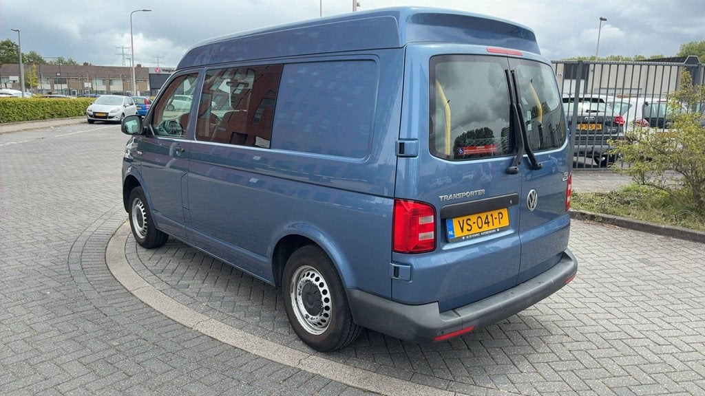 Volkswagen Transporter 2.0 TDI L1H2 TRENDLINE | ROLSTOEL BUS, Auto's, Euro 5, Stof, Gebruikt, Zwart