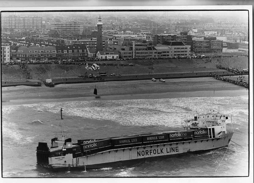 scheepvaart-foto-SCHEVENINGEN-stranding maersk yare, Ophalen of Verzenden, Zo goed als nieuw, Motorboot, Boek of Tijdschrift