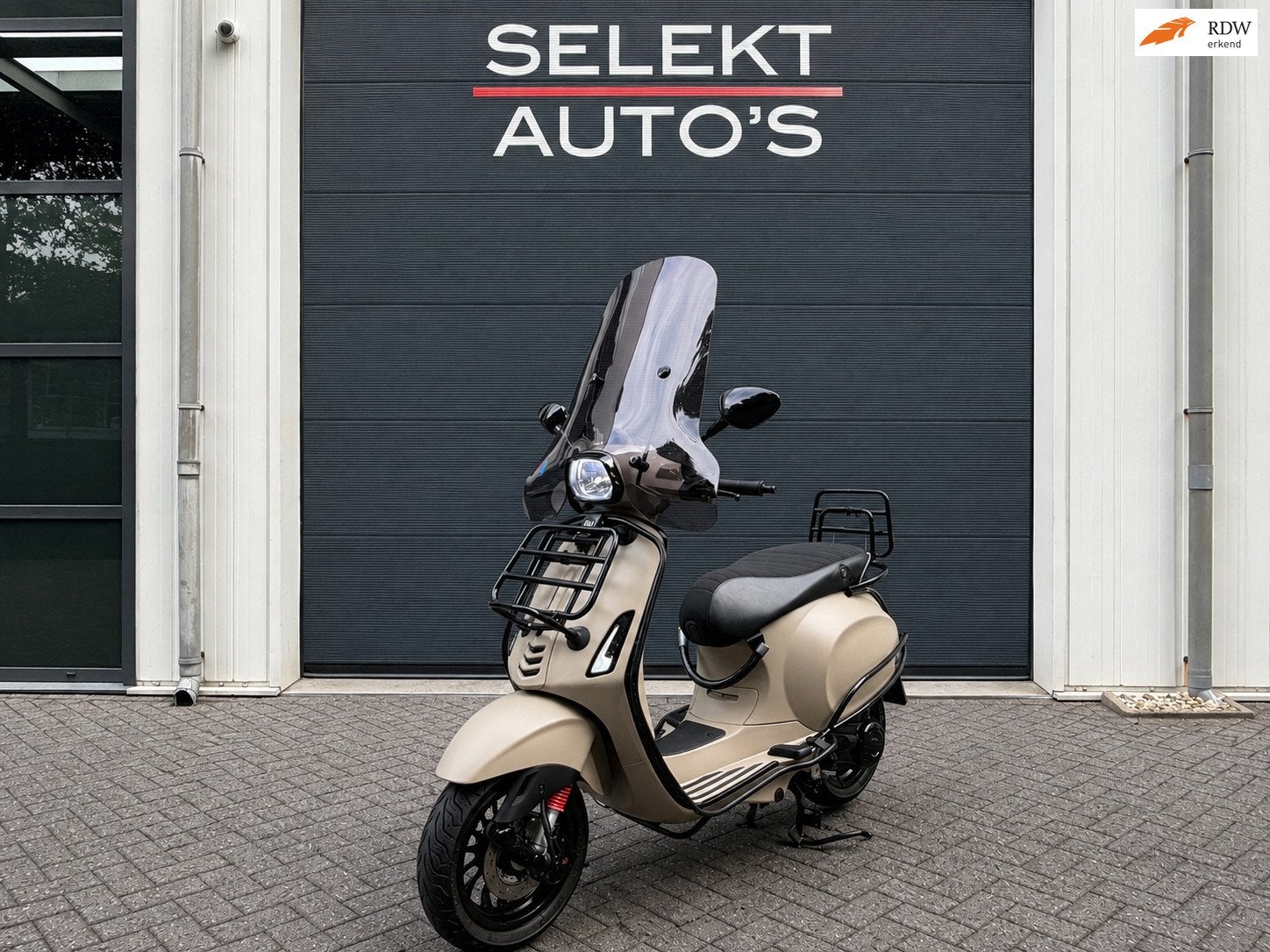 Vespa Bromscooter Sprint 4T Sport Brom Custum/Beugels/LED/Ma, Gebruikt, Overige modellen, 50 cc