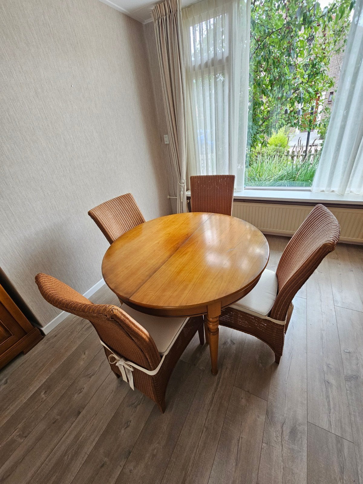 4 Rotan eetkamerstoelen met kussens - inclusief tafel, Ophalen, Gebruikt, Bruin, Stof
