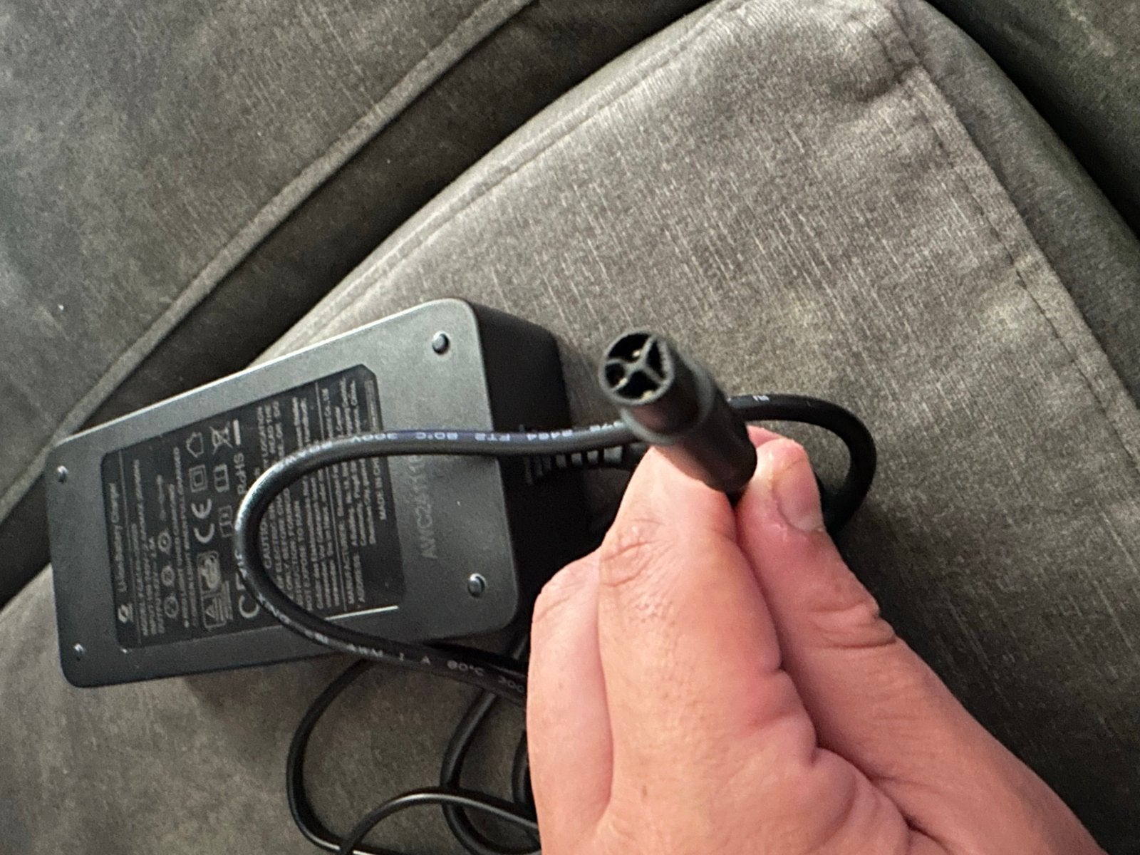 Qwic BSP E-bike oplader 42V 2A (4-pins connector), Ophalen of Verzenden, Zo goed als nieuw