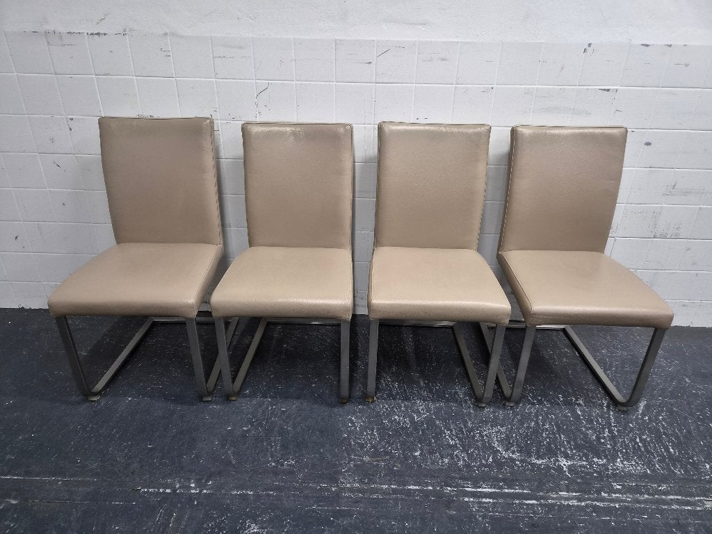 4 design eetkamerstoelen in beige leer met RVS sleevoet, Ophalen, Gebruikt, Overige kleuren, Onbekend