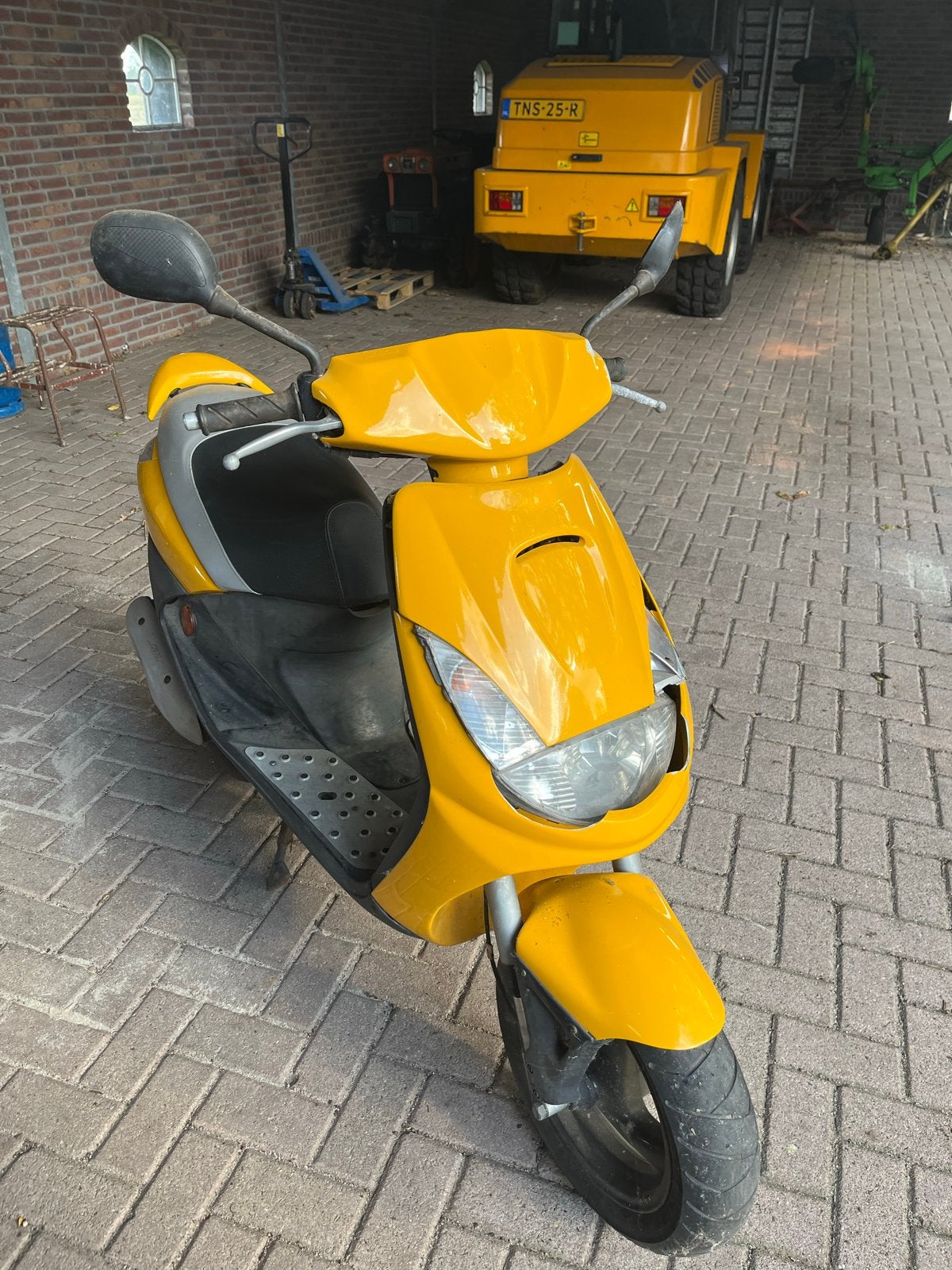 Peugeot Vivacity Scooter - Geel, Fietsen en Brommers, Ophalen, Gebruikt, Maximaal 45 km/u, Benzine