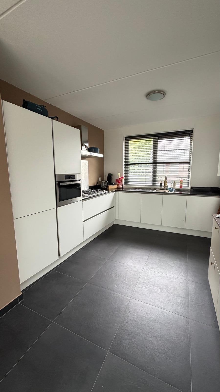 Moderne keuken met inbouwapparatuur, Ophalen, Gebruikt, 200 liter of meer, 60 cm of meer
