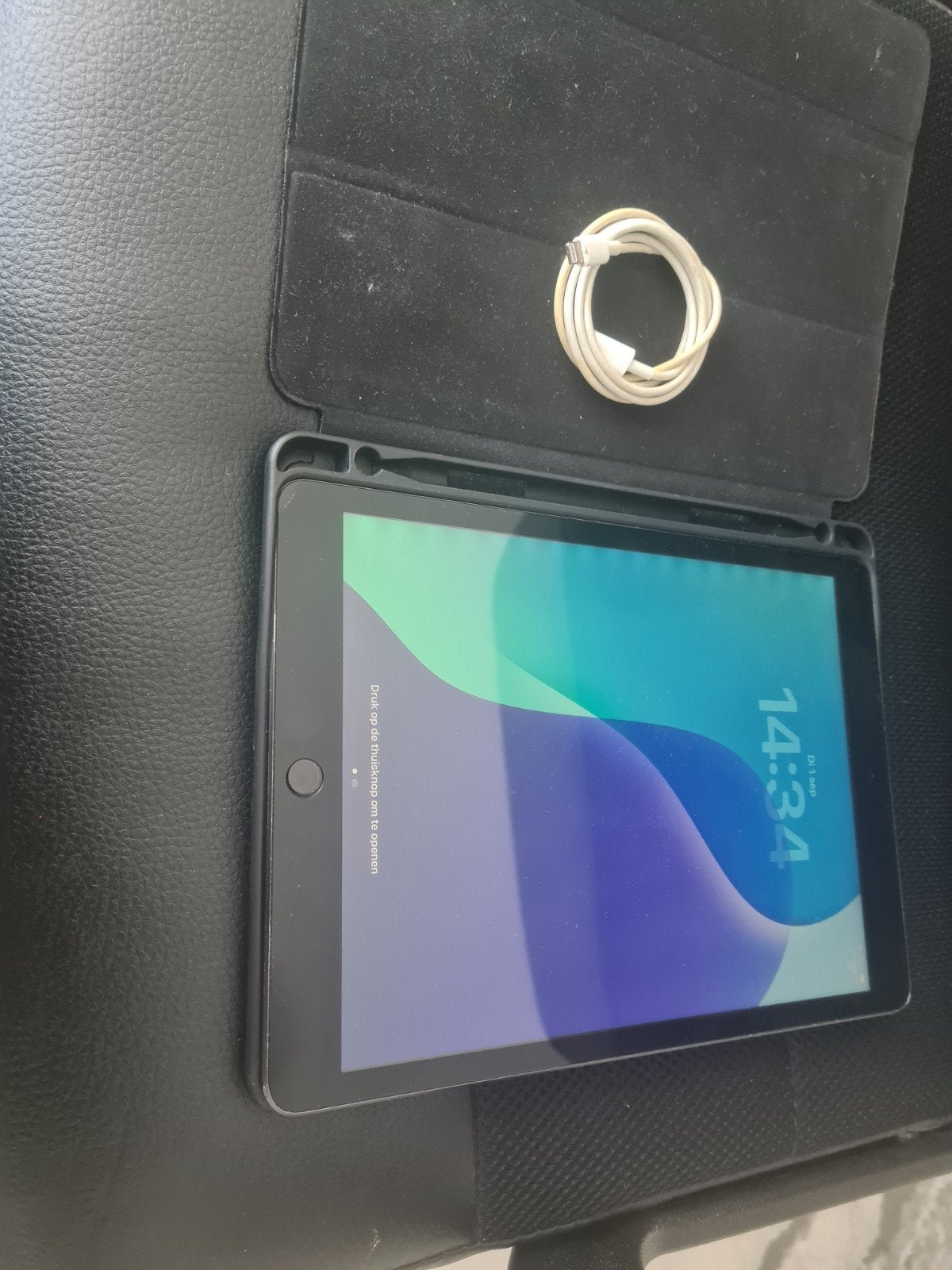 zo goed als nieuw ipad 9e generatie 64GB met hoes ., Computers en Software, Ophalen, Gebruikt, 64 GB