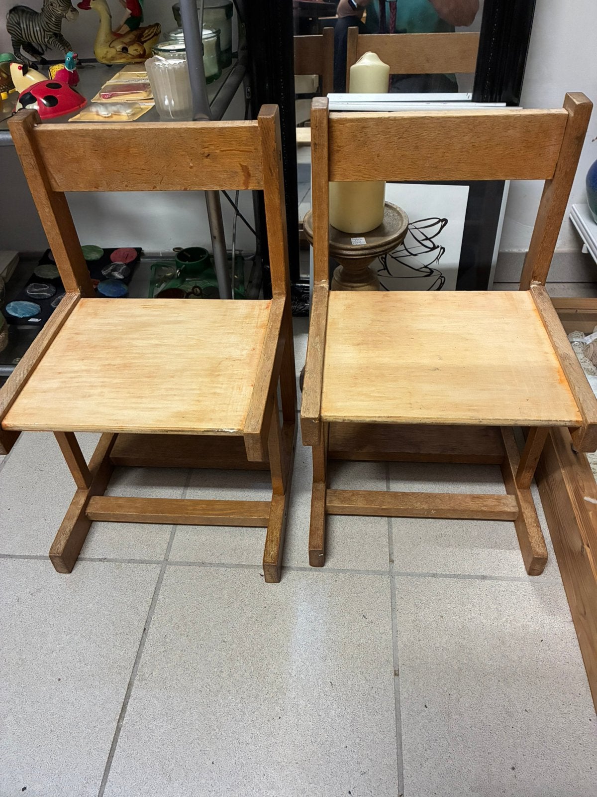 Twee stevige vintage kinderstoeltjes hout, Ophalen, Zo goed als nieuw, Overige typen