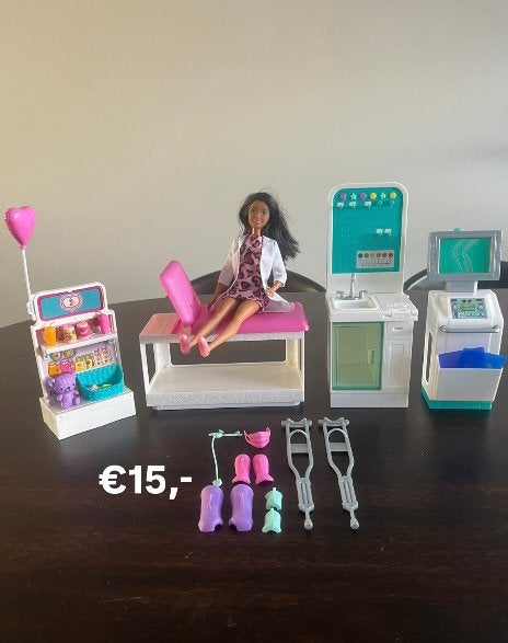 Barbie arts, Ophalen, Zo goed als nieuw, Barbie