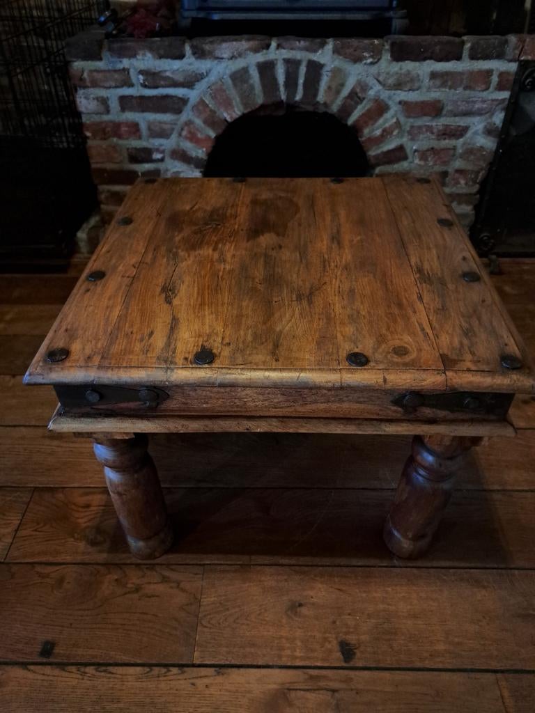 Stevige Koloniale Bijzettafel H45xB60xL60, Huis en Inrichting, Tafels | Bijzettafels, Ophalen